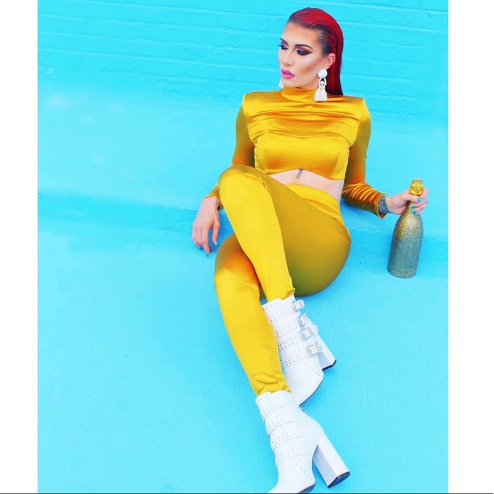 GOLD HIGH WAISTED LEGGINGS✨